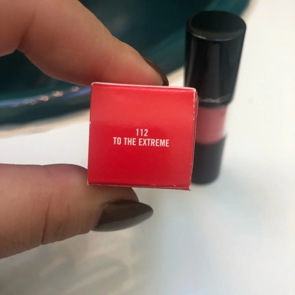 NIB MAC TO THE EXTREME CREAM LIP STAIN